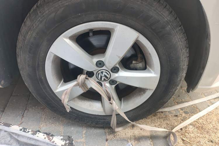 Used Volkswagen Lavida 2013 Revised Classic 1.6L Automatic Fashion Edition