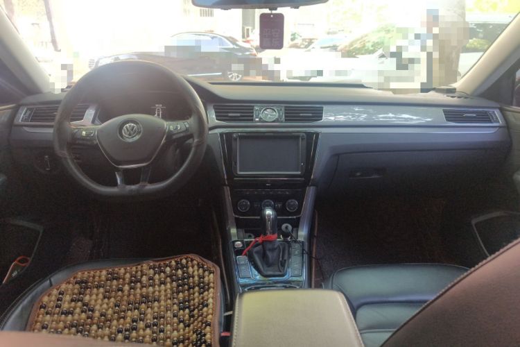 Used Volkswagen Passat 2017 280TSI DSG Luxury Edition Center Console