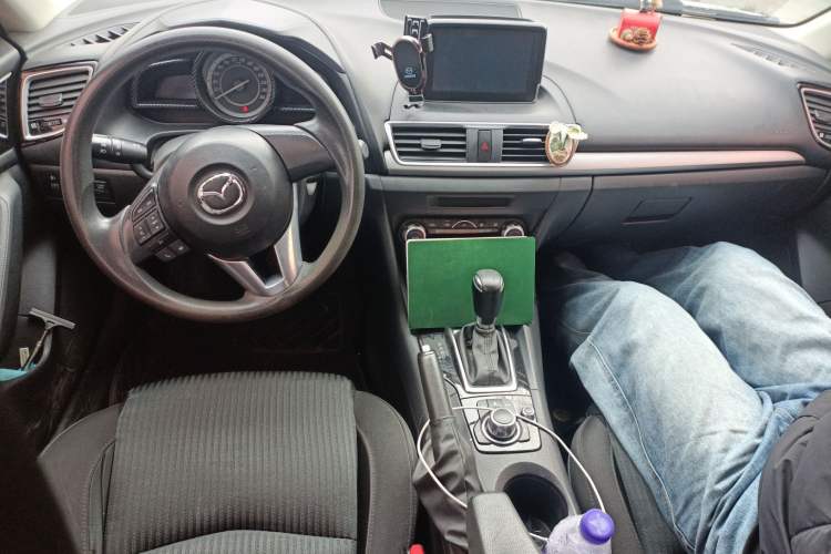 Used Mazda Mazda 3 Axela 2014 Sedan 1.5L Automatic Luxury Model
