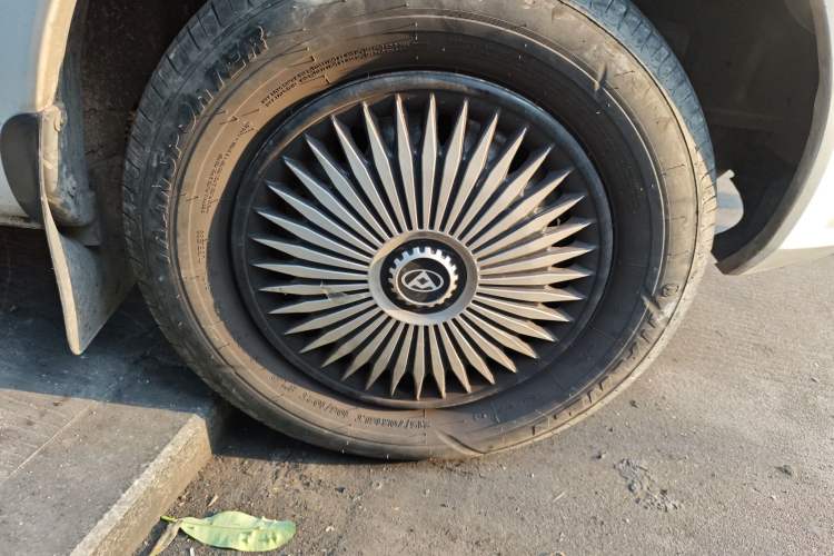 Used SAIC MAXUS Xintu V80 2023 2.0T Manual Classic Aoyuntong Long Wheelbase Ultra-Low Roof 6/7/8/9-Seater