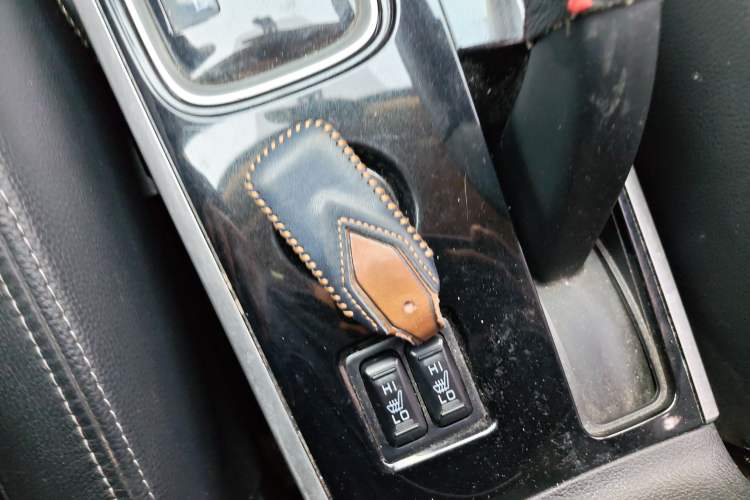 Used Mitsubishi Outlander 2018 2.0L Two-Wheel Drive Glory Edition 5 Seats