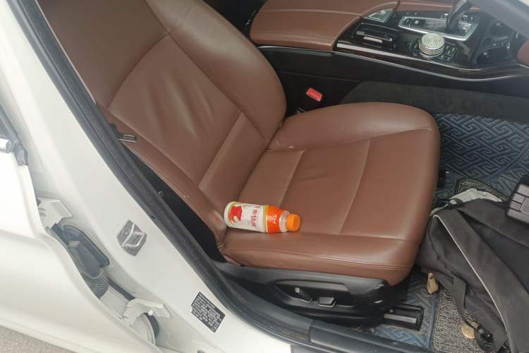 Used BMW 5 Series 2014 525Li Leading Model
