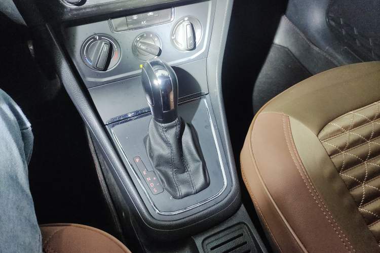 Used Volkswagen Bora 2016 1.6L Automatic Fashion Model
