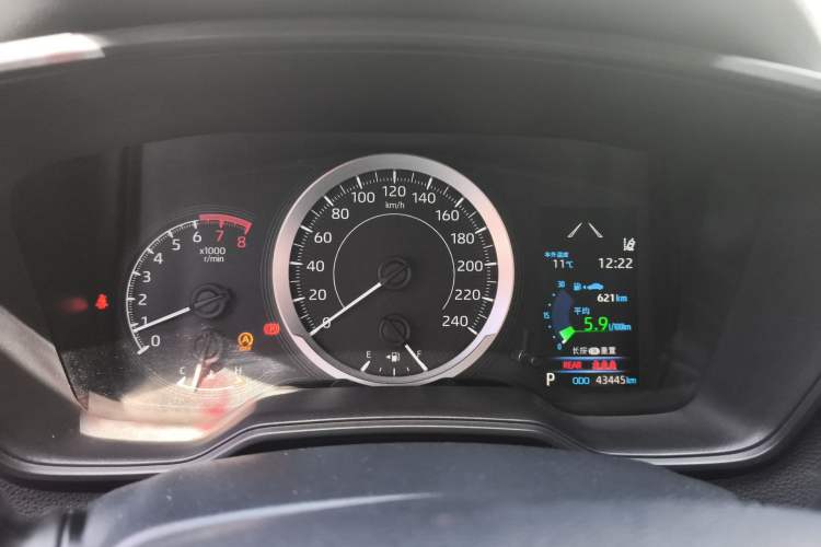 Used Toyota Levin 2019 185T CVT Luxury Edition China VI Standard Odometer Close Up