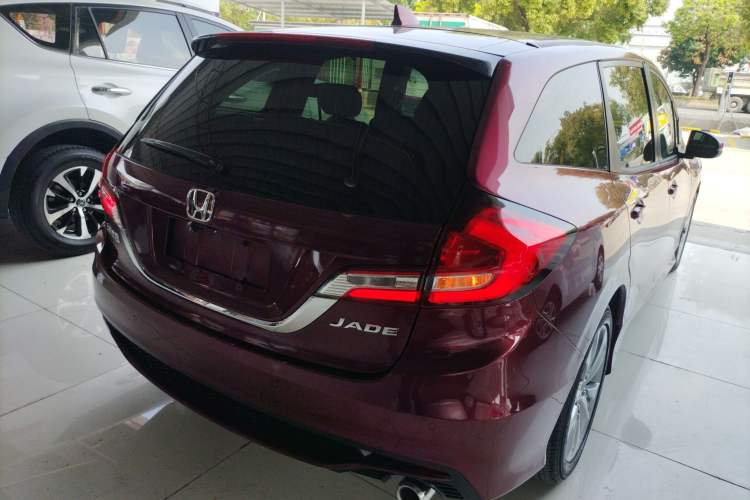 Used Honda Jade 2017 1.8L automatic Comfort version 5 seats