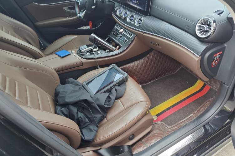 Used Mercedes-Benz E-Class 2018 Restyled E 300 L Sporty and Stylish Edition Right Front Seat