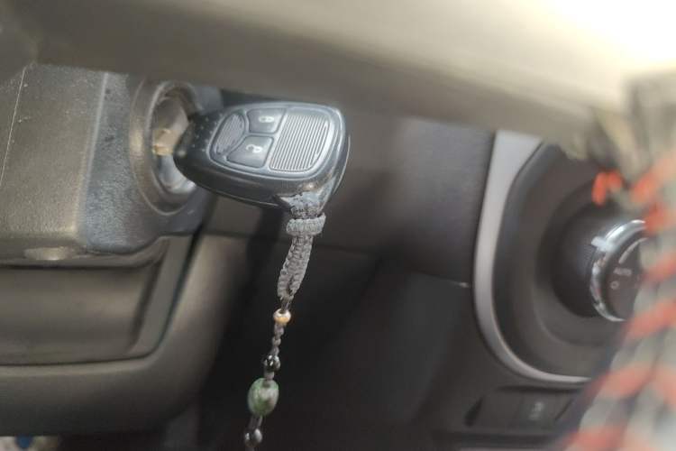 Used Jeep Compass 2014 2.4L Four-Wheel Drive Serpentine Collection Edition Vehicle Key