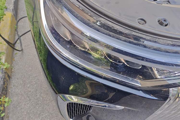 Used VOYAH Dream 2025 PHEV Four-Wheel Drive Excellence Kunpeng Edition Right Front Headlight