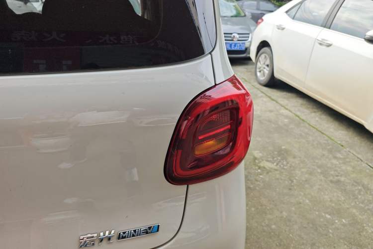 Used Wuling Hongguang MINIEV 2025 Four-Door Version Premium Edition Right Rear Taillight
