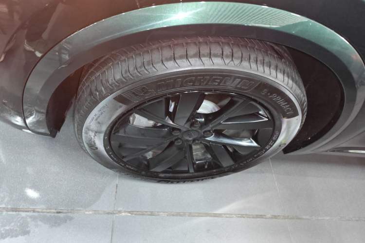 Used Li Auto L8 2023 Pro Model Left Front Wheel Hub