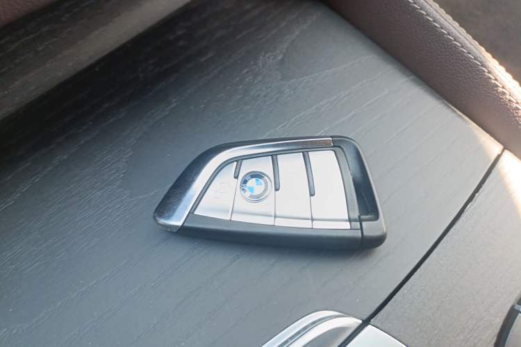 Used BMW 5 Series 2022 Revised Version 530Li xDrive M Sport Package Vehicle Key