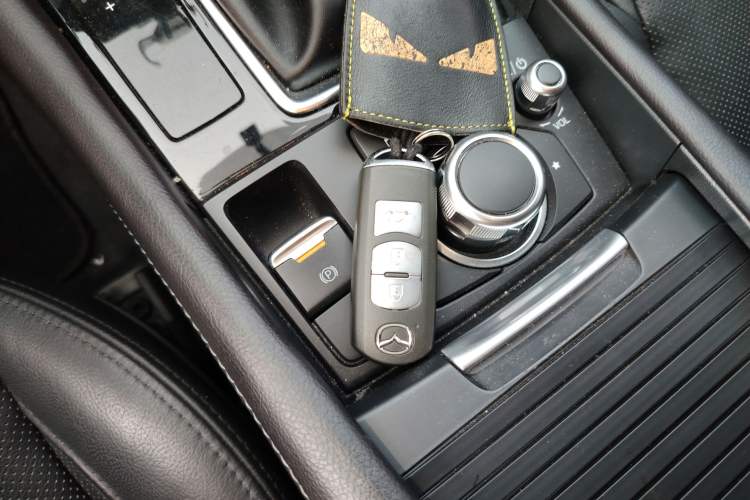 Used Mazda Mazda 3 Axela 2017 Sedan 2.0L Automatic Prestige Model China V Standard