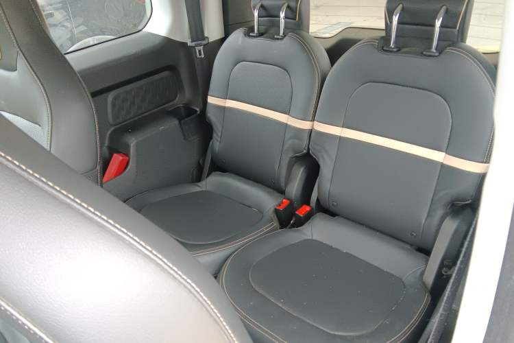 Used Baojun KiWi EV 2021 Artist Model Ternary Lithium