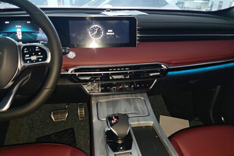 Used JETOUR X70 PRO 2023 1.5T DCT Comfort Edition 5 Seats