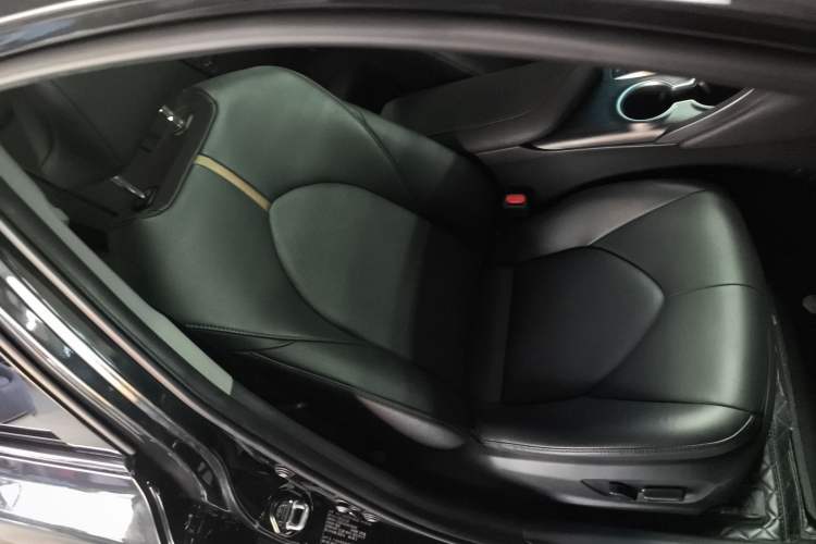 Used Toyota Camry 2021 2.0G Luxury Edition Right Front Seat