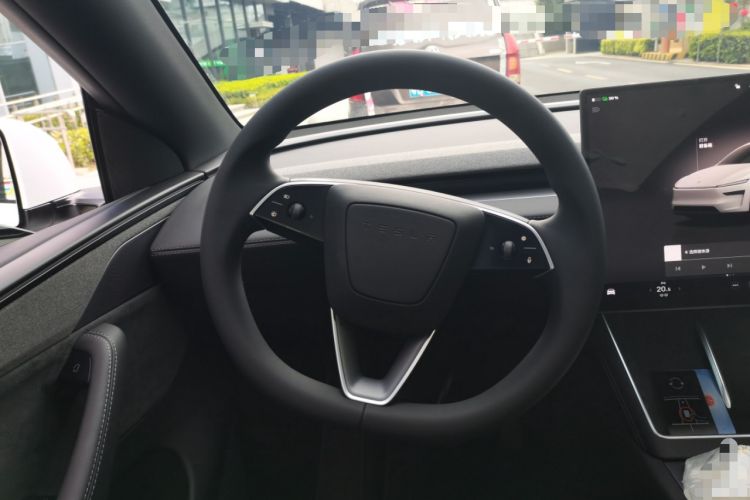 Used Tesla Model Y L 2025 Model Long-Range All-Wheel-Drive Version
