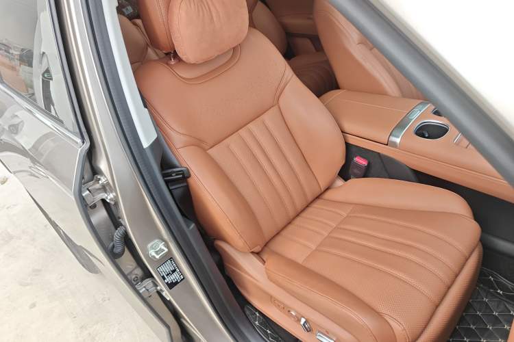 Used GAC Trumpchi S9 2025 Model Qiankun Ultra 6-Seater Right Front Seat