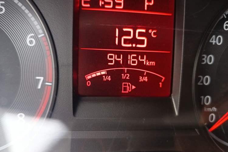 Used Volkswagen Santana 2016 1.6L Automatic Fashion Edition Odometer Close Up