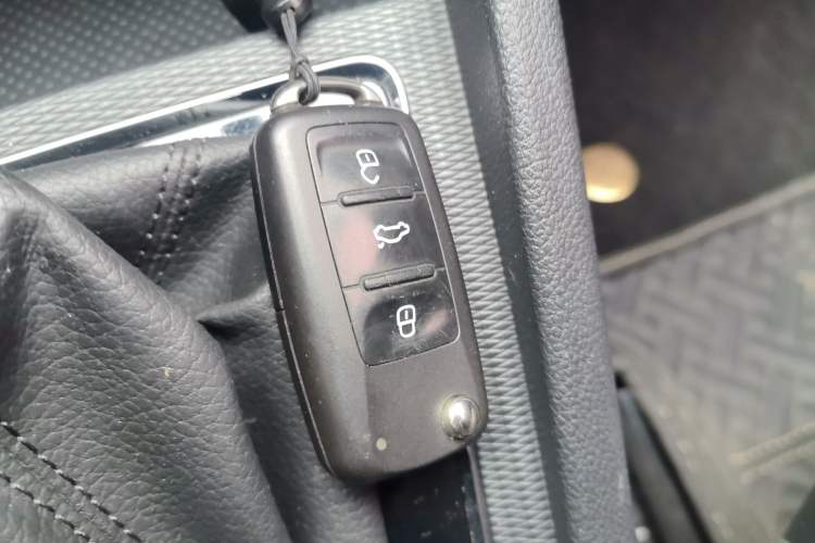 Used Skoda Kamiq 2021 1.5L Automatic Standard Edition Vehicle Key