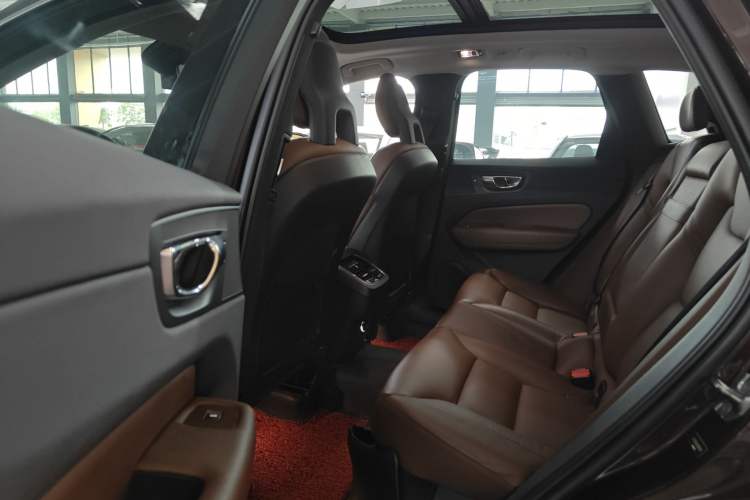 Used Volvo XC60 2018 T5 4x4 Zhiya Luxury Edition Left Rear Seat