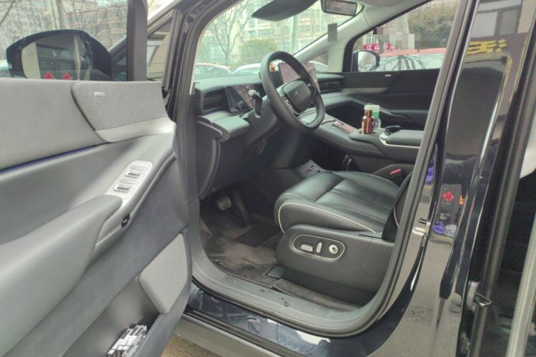 Used XPeng X9 2024 702 Ultra-Long Range Max