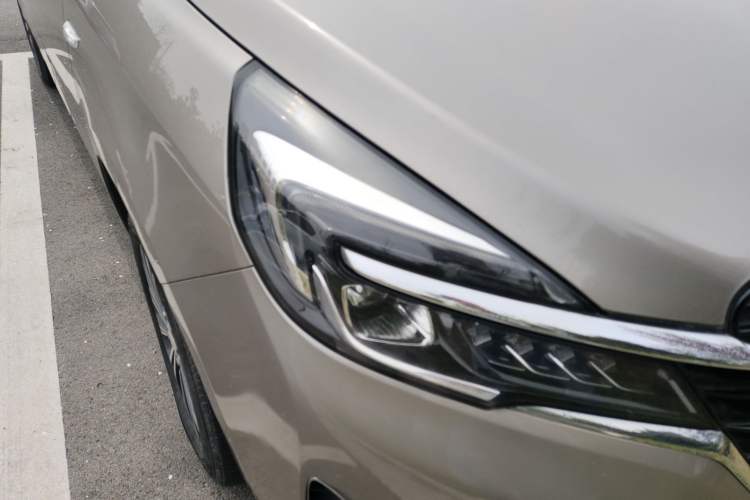 Used Buick GL8 2022 Land Cruiser Executive Class 652T Comfort Model