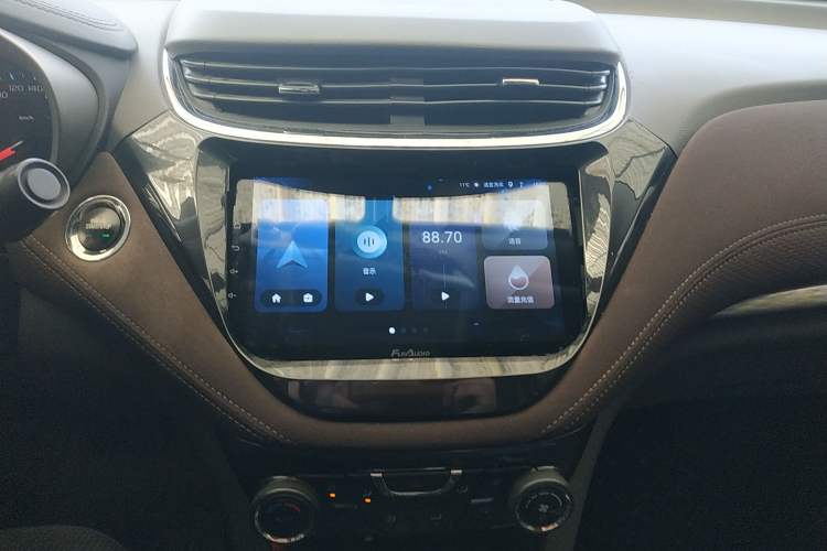 Used Chevrolet Malibu 2018 530T Automatic Fashion Edition Audio And AC Panel