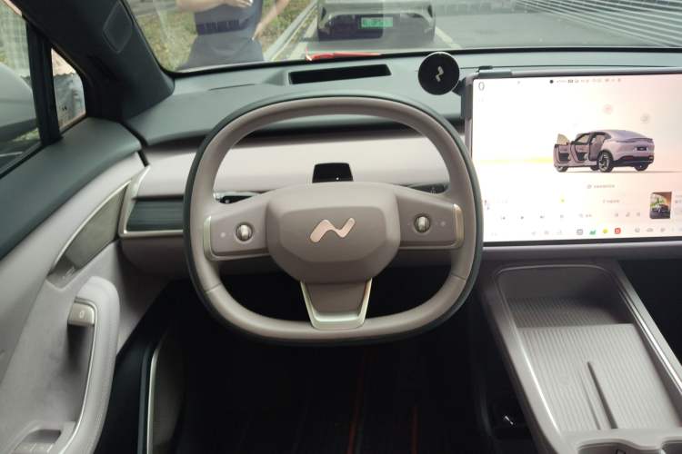 Used ONVO L60 2024 60 kWh Rear-Drive Version