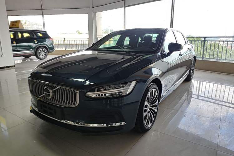 Używany Volvo S90 2024 B5 Zhiyi Luxury Edition