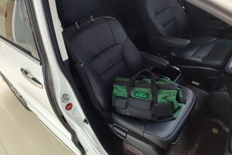 Used Honda Odyssey 2022 2.0L eHEV Sharp Enjoyment Edition Right Front Seat