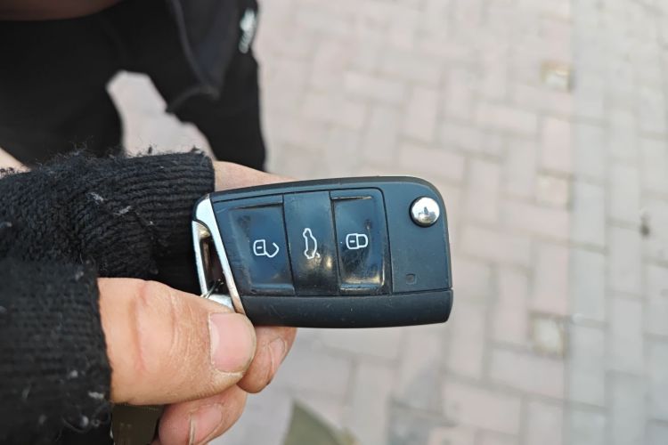 Used Volkswagen Tavendor 2023 380TSI Four-Wheel Drive R-Line First Edition Vehicle Key