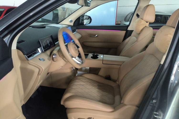 Used Landian E5 PLUS 2026 Model 165km Long-Range First-Adoption Version Ultra 5-seater