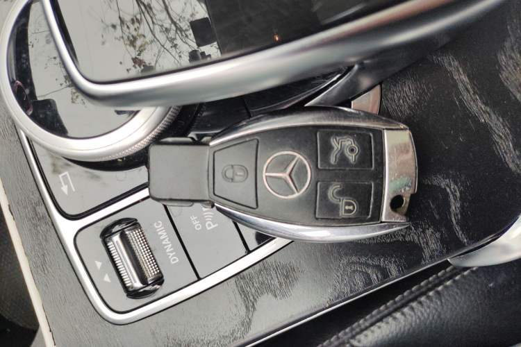 Used Mercedes-Benz C-Class 2015 C 200 station wagon
