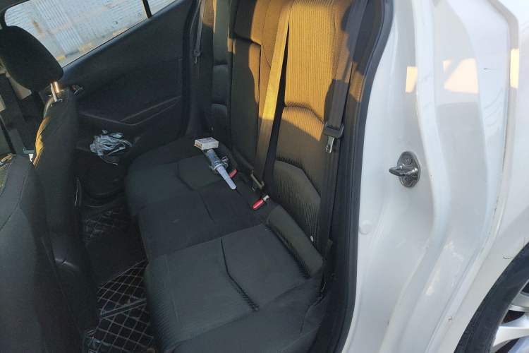 Used Mazda 3 Axela 2014 Sedan 1.5L Automatic Luxury Model