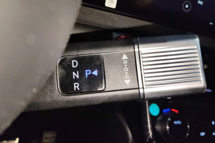 Used Hyundai Tucson 2025 Tucson L 1.5T Elite Edition N-Line Gear Lever