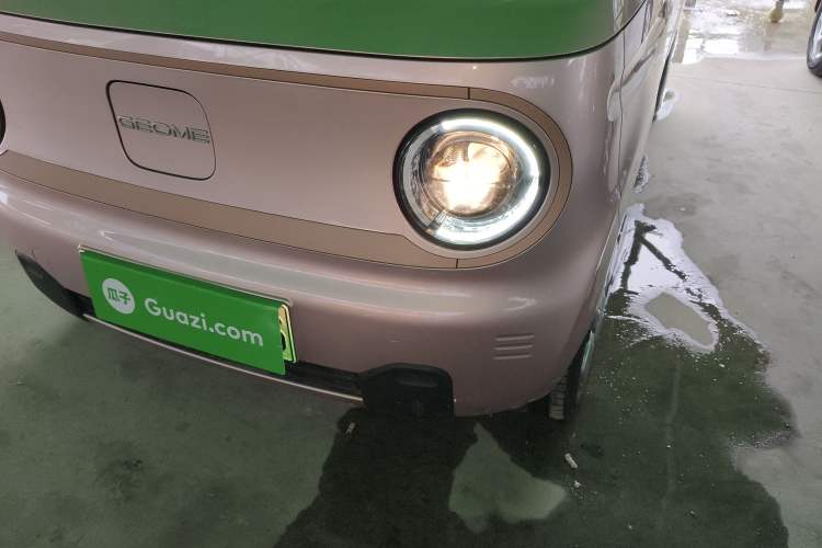 Used Geely Galaxy Panda 2024 Panda Mini 200km Endurance Bear Left Front Headlight