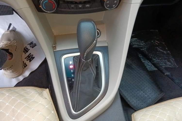 Used Buick GT 2017 15N Automatic Elite Version Gear Lever