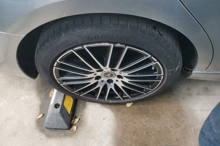 Used Mercedes-Benz C-Class 2022 Restyled C 260 L Sport Edition Right Rear Wheel Hub