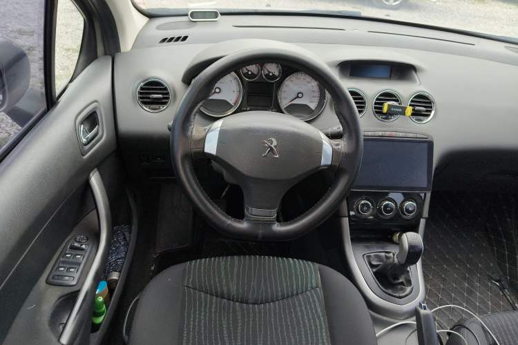 Used Peugeot 408 2013 1.6L Manual Comfort Edition
