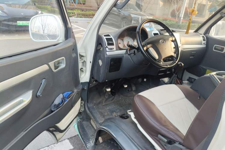 Used King Long Golden Way 2012 2.0L Passenger Version Long Wheelbase 4G21B