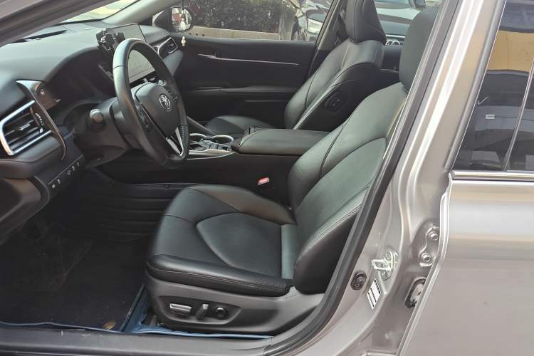 Used Toyota Camry 2021 2.5G Luxury Edition
