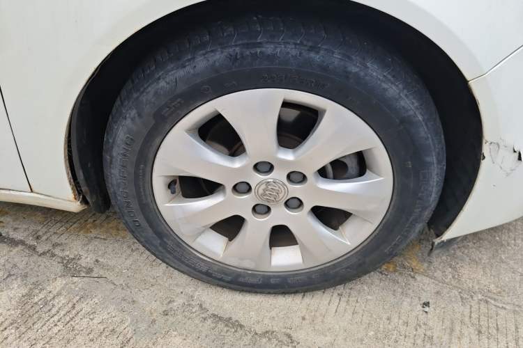 Used Buick Regal 2015 1.6T Elite Tech Model Right Front Wheel Hub