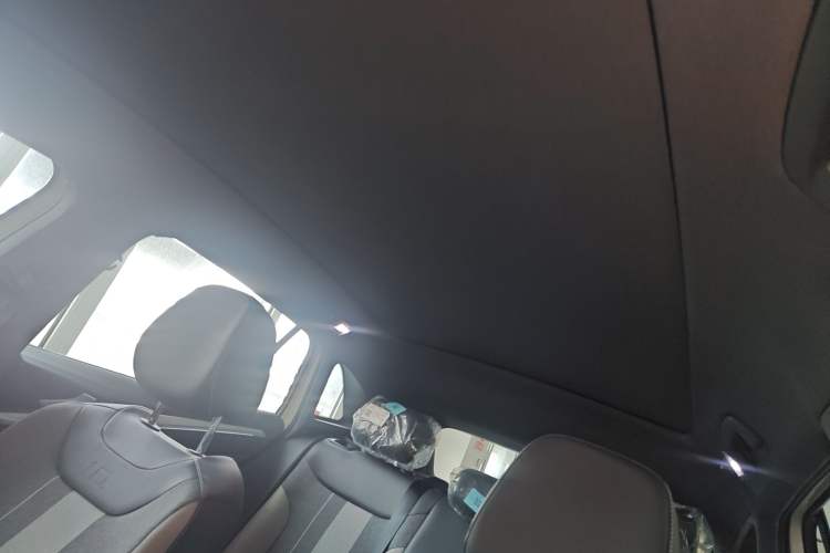 Used Volkswagen ID.4 CROZZ 2025 Pure Edition Headliner