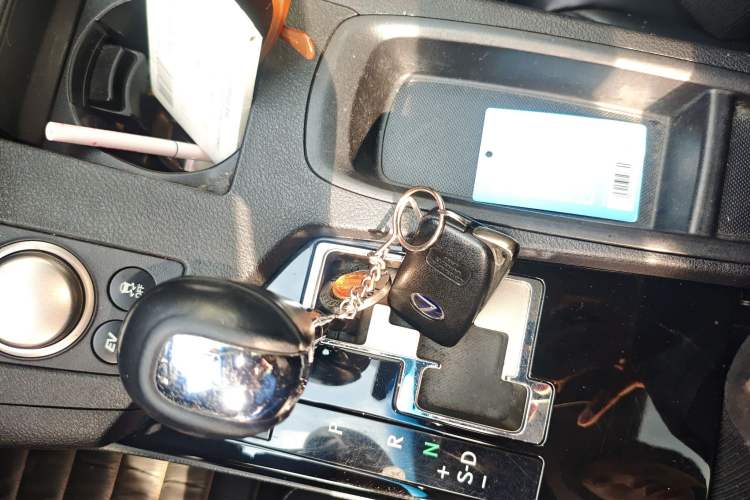 Used Lexus ES 2013 300h Elite Edition
