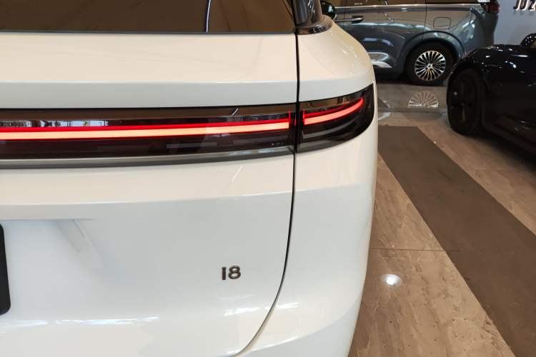 Used Li Auto i8 2025 Model Standard Version Right Rear Taillight