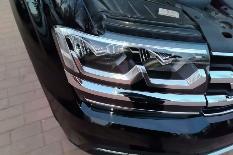 Used Volkswagen Teramont 2017 530 V6 Four-Wheel Drive Luxury Edition Right Front Headlight