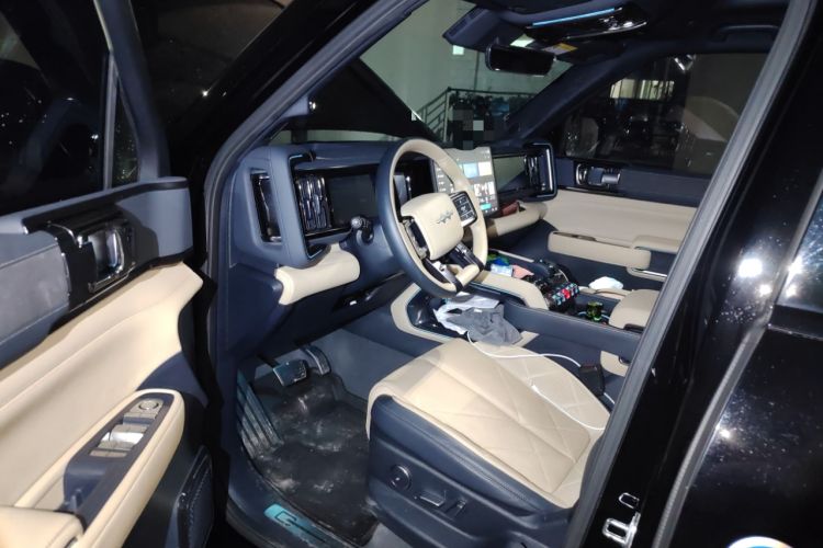 Used Formula Leopard 5 2023 Navigator Edition