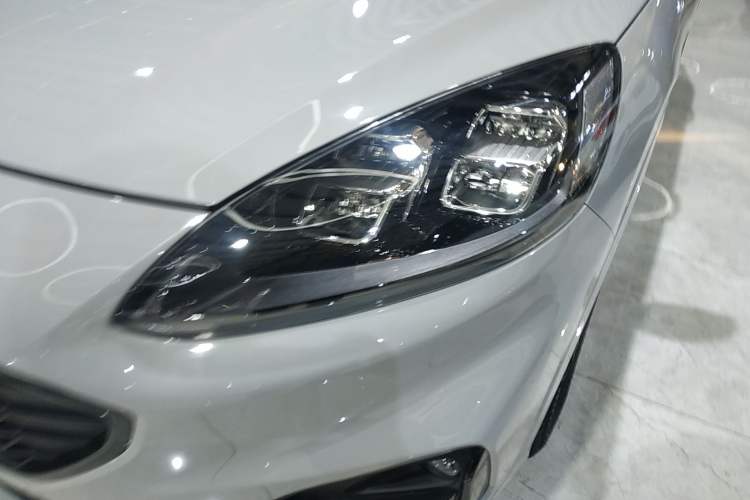 Used Ford Escape 2024 EcoBoost 245 Four-Wheel Drive ST-Line Pro Trim