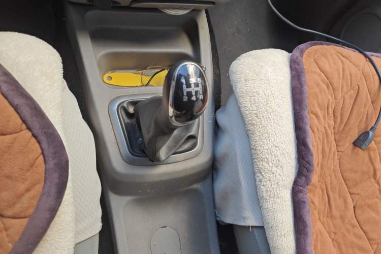 Used BAIC Weiwang M20 2014 1.5L practical type BJ415A Gear Lever