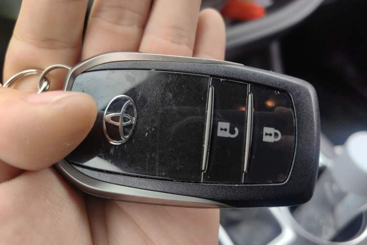 Used Toyota Highlander 2018 2.0T Four-Wheel Drive Luxury Version 7 Seats China VI Standard
